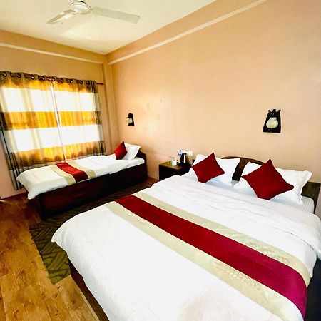 Hotel Tree Tops Sauraha Zewnętrze zdjęcie