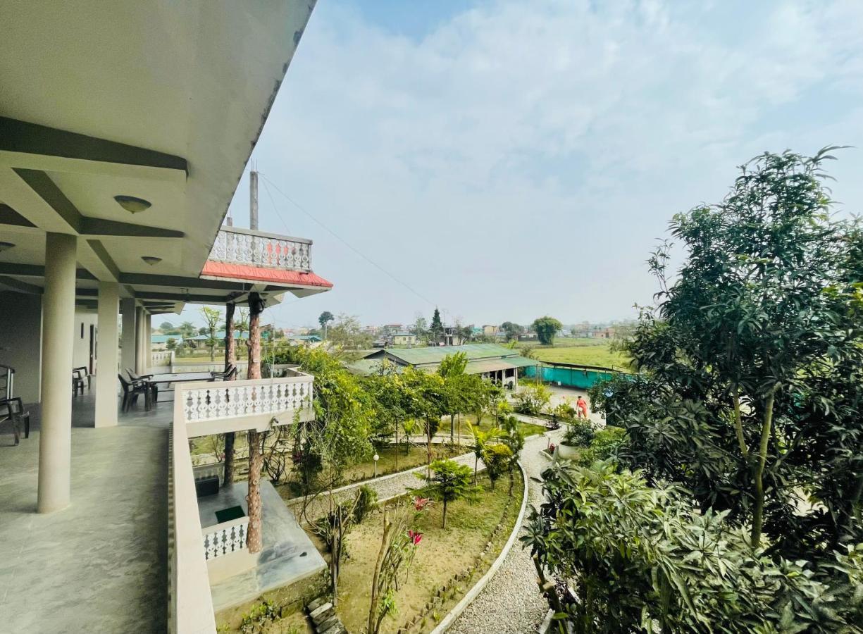 Hotel Tree Tops Sauraha Zewnętrze zdjęcie
