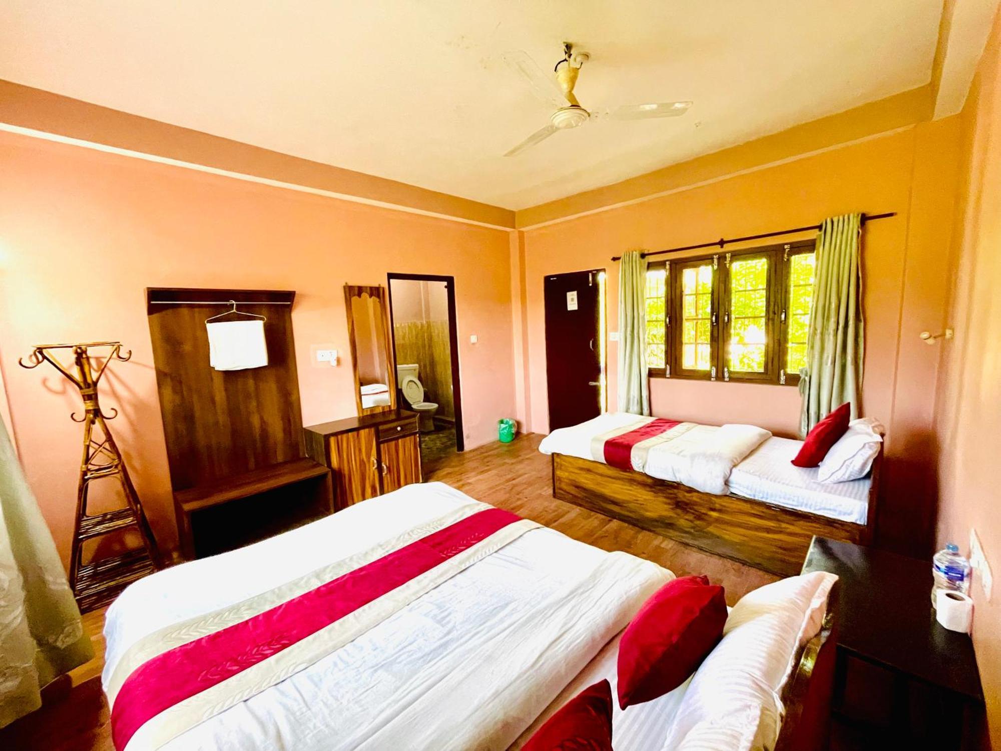 Hotel Tree Tops Sauraha Zewnętrze zdjęcie
